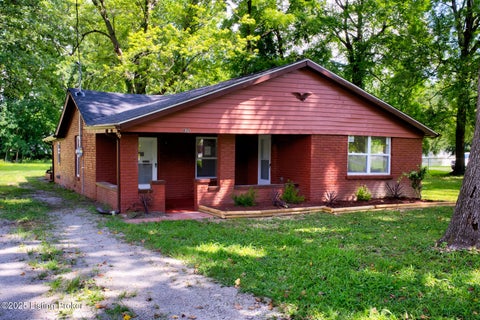 Homes For Sale - 1121 Fairdale Rd<br/> Fairdale, KY 40118