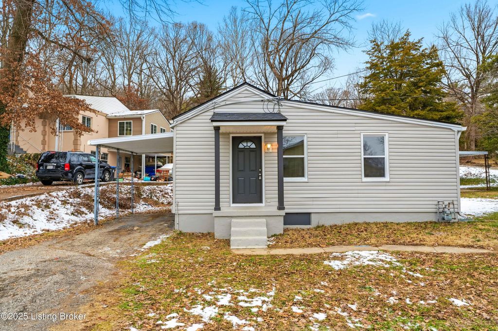 Photo of 400 Hillview Dr, Louisville, KY 40214 (MLS # 1705551)