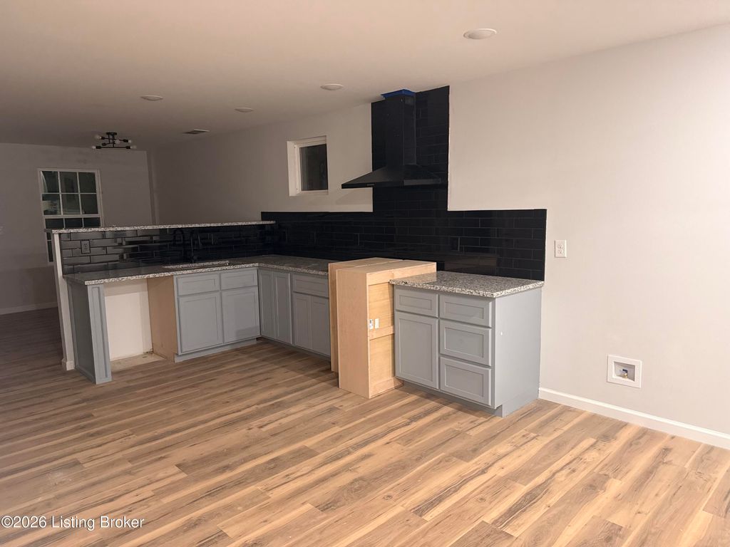 Photo of 1522 Alma Ave, Louisville, KY 40215 (MLS # 1706930)