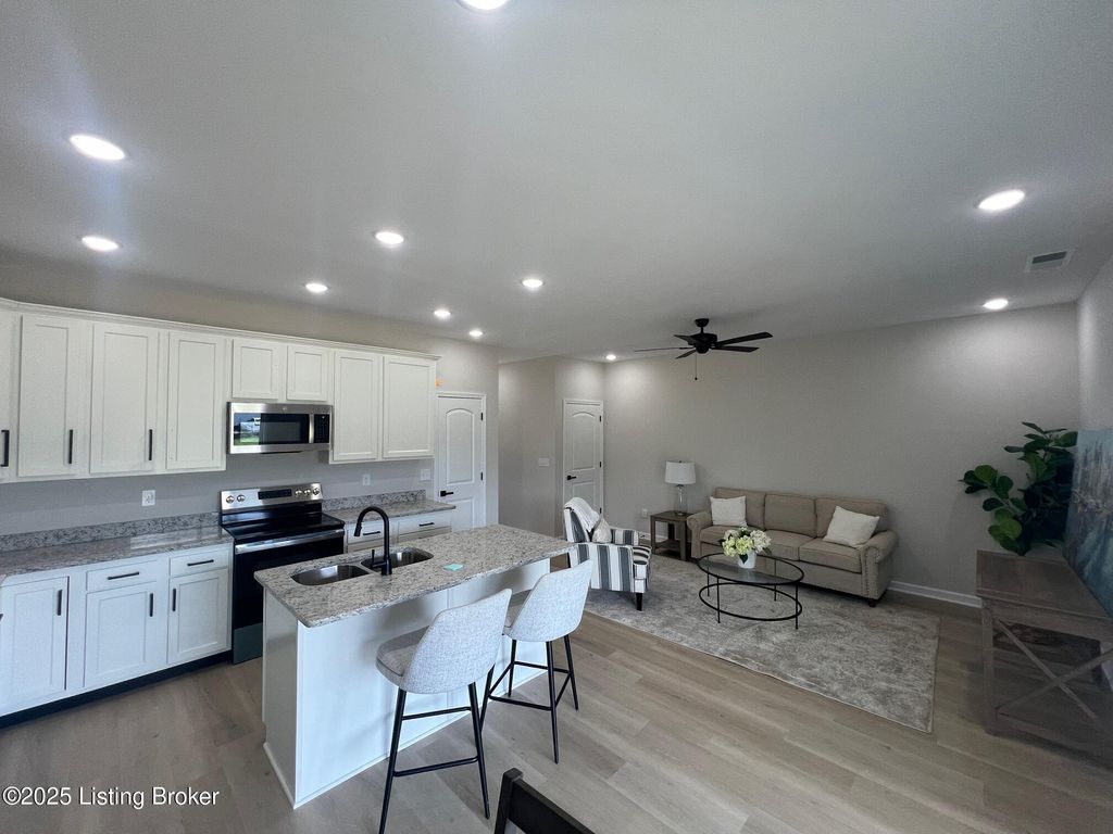 Photo of Lot 15 Brookley Place, Louisville, KY 40229 (MLS # 1704214)