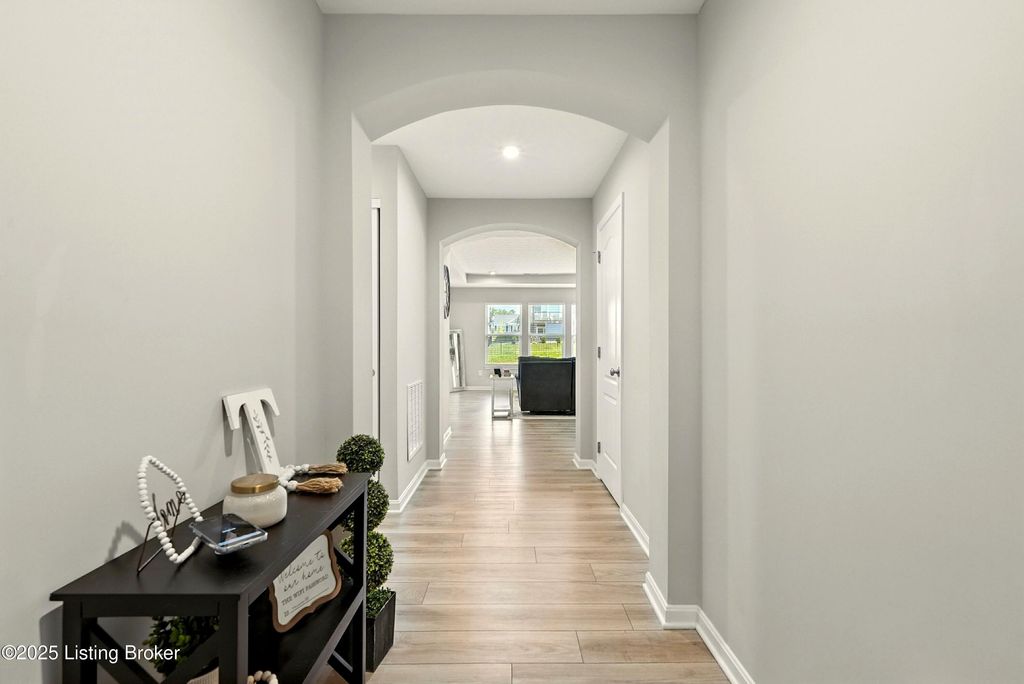 Photo of 3810 Scarlet Oak Ln, La Grange, KY 40031 (MLS # 1708330)