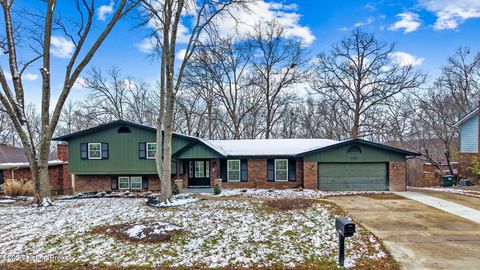 Photo of 9008 Lakeridge Dr, Louisville, KY 40272 (MLS # 1705549)