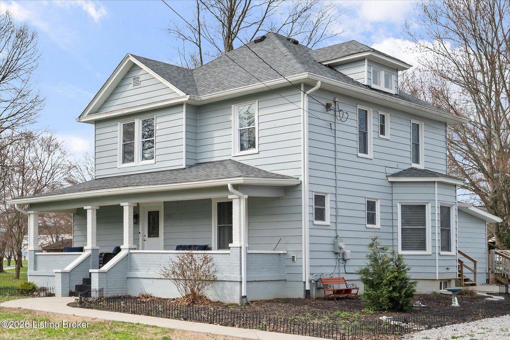 Photo of 702 11th St, Carrollton, KY 41008 (MLS # 1711489)