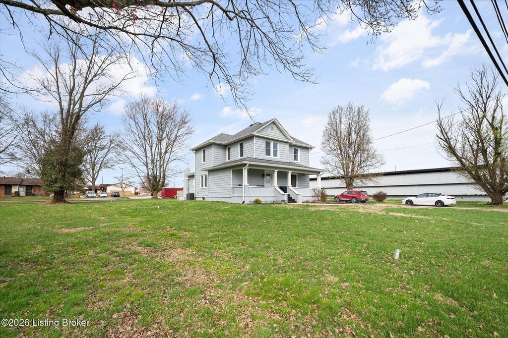 Photo of 702 11th St, Carrollton, KY 41008 (MLS # 1711489)