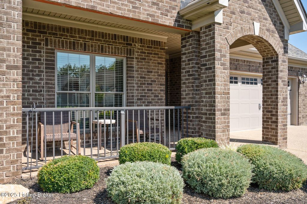 Photo of 9349 Cross Meadows Cir, Louisville, KY 40291 (MLS # 1701200)