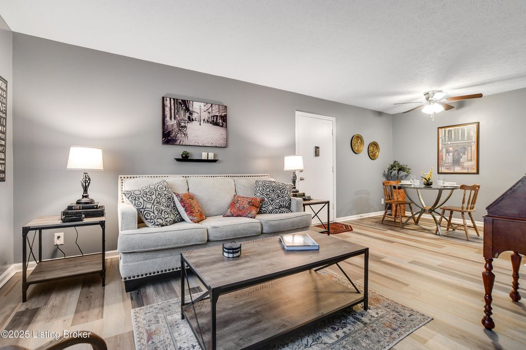 Photo of 7086 Wildwood Cir #APT 89, Louisville, KY 40291 (MLS # 1708178)