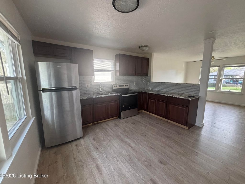 Photo of 8409 Damascus Cir, Louisville, KY 40228 (MLS # 1713839)