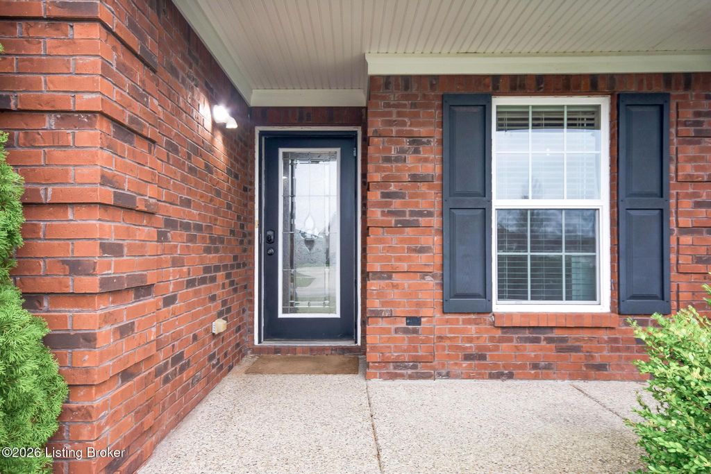 Photo of 980 Tecumseh Dr, Shepherdsville, KY 40165 (MLS # 1710956)