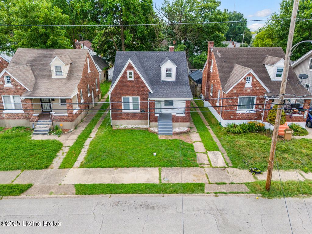 Photo of 1118 Dresden Ave, Louisville, KY 40215 (MLS # 1712996)