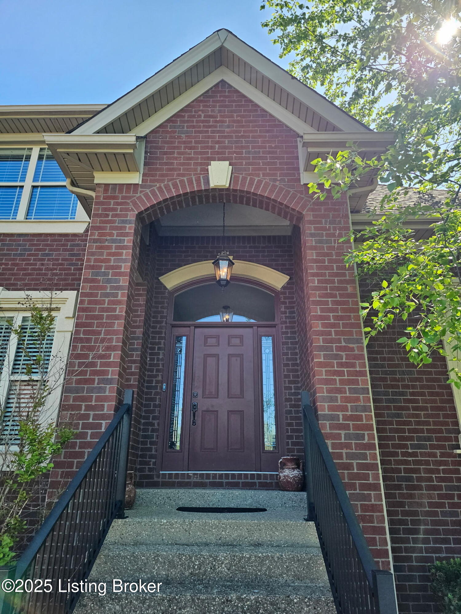 905 Fossil Creek Cir, Louisville, Kentucky image 2