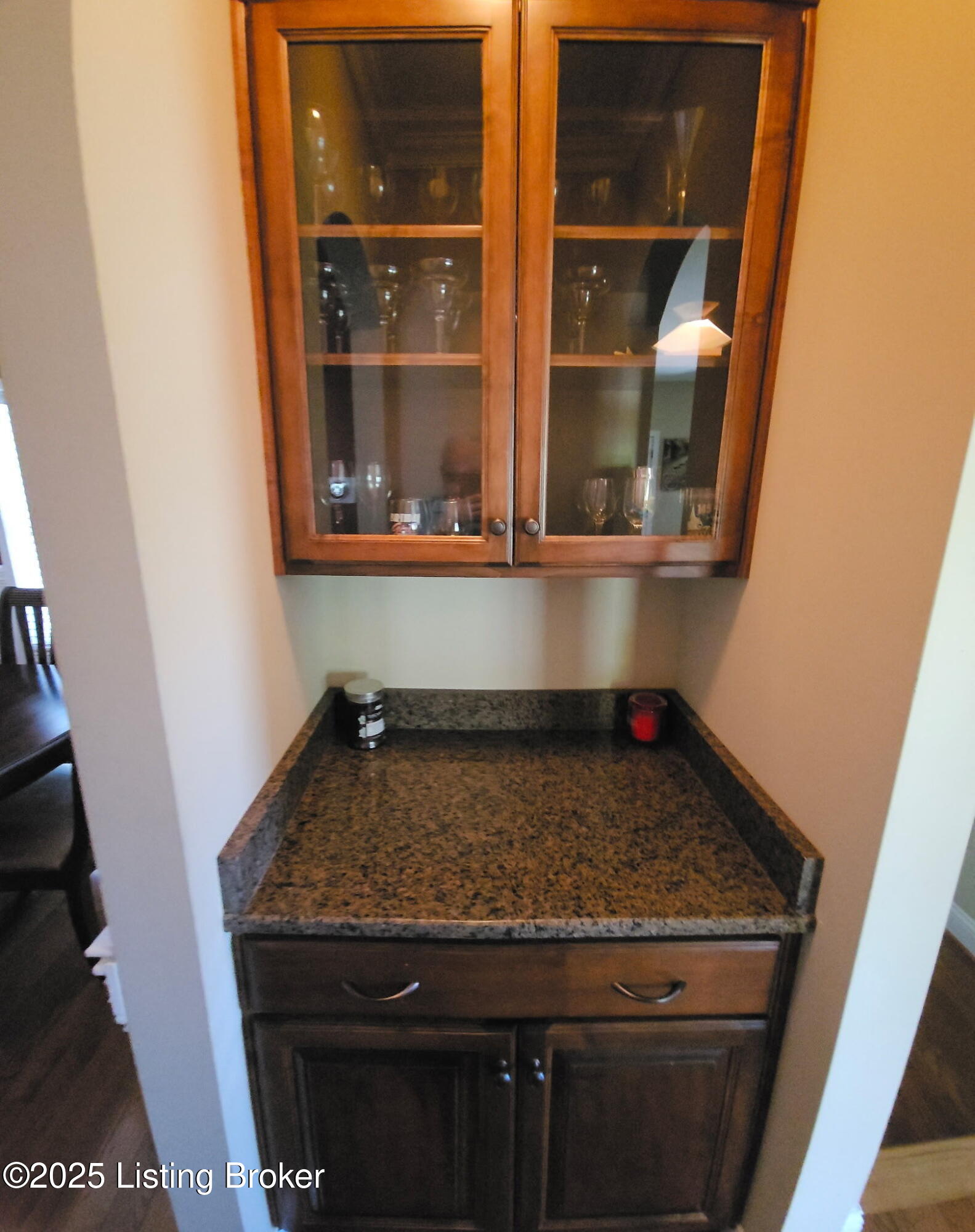 905 Fossil Creek Cir, Louisville, Kentucky image 11