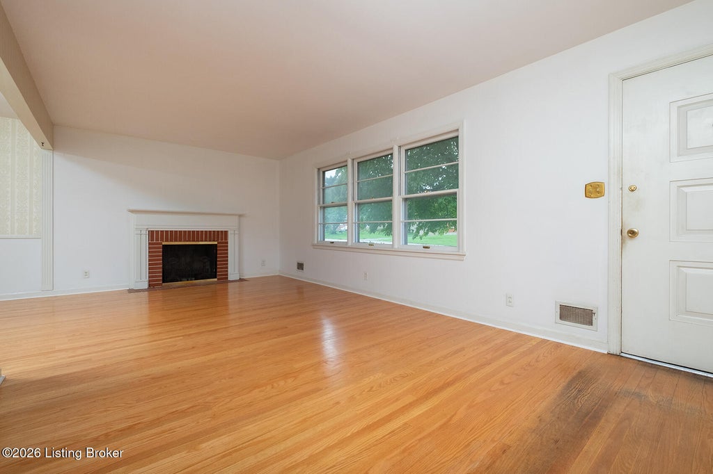 Photo of 3507 Capri Dr, Louisville, KY 40218 (MLS # 1726398)
