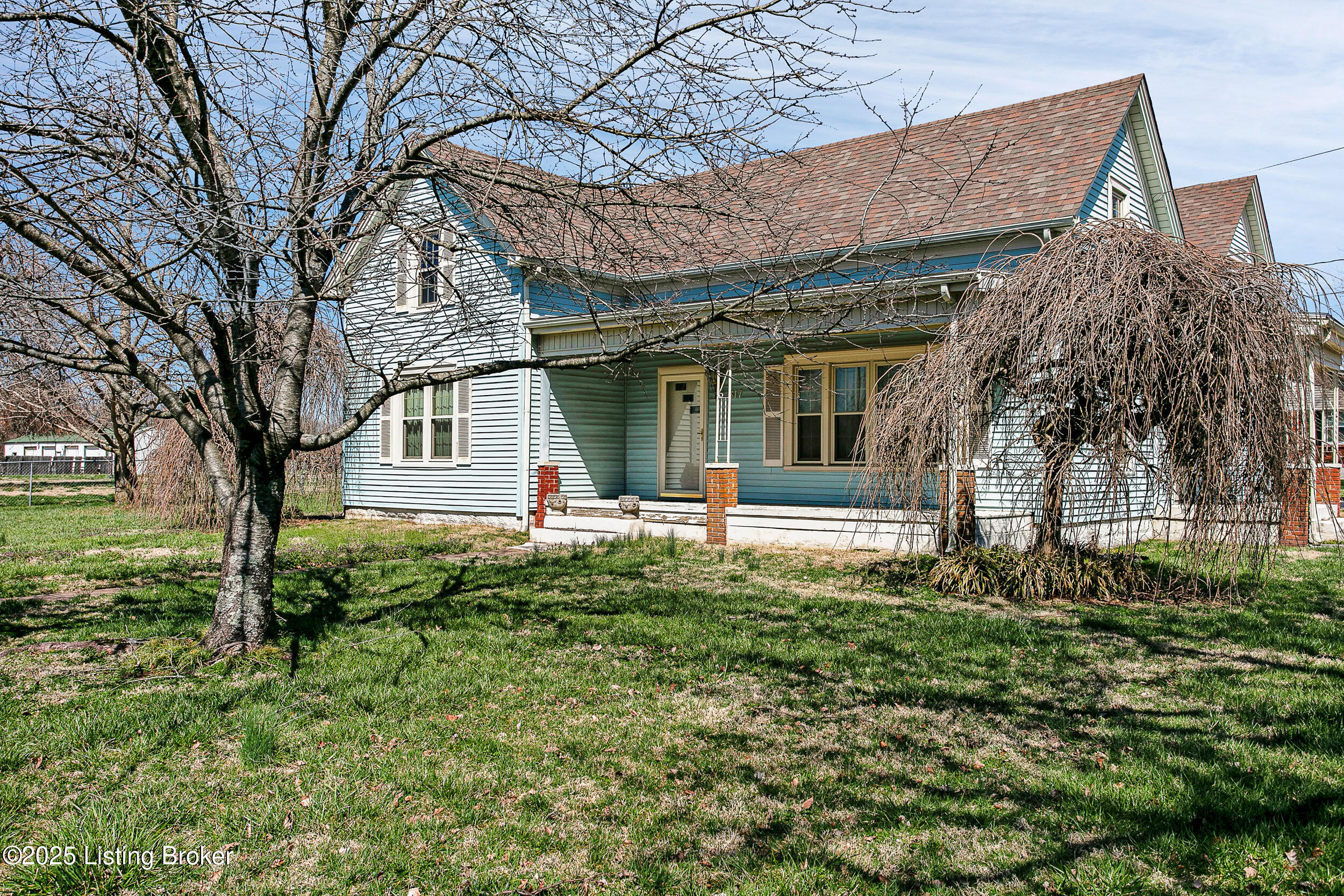 317 S Greensburg St, Hodgenville, Kentucky image 2