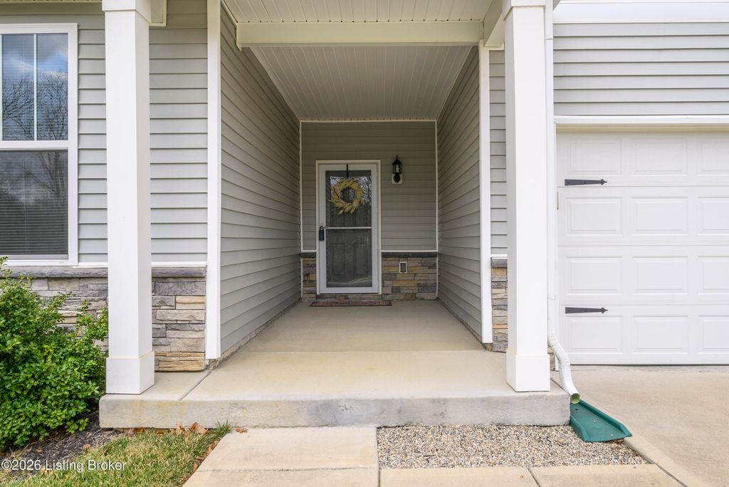 Photo of 3703 Creekstone Bluff Blvd, La Grange, KY 40031 (MLS # 1706424)