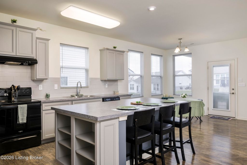 Photo of 3703 Creekstone Bluff Blvd, La Grange, KY 40031 (MLS # 1706424)