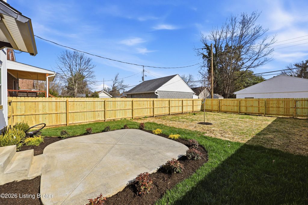Photo of 1216 Larue Ave, Louisville, KY 40213 (MLS # 1711877)