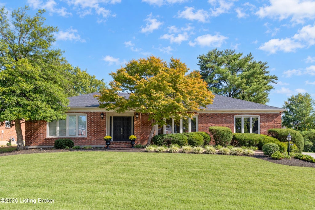 Photo of 3015 Hayfield Dr, Louisville, KY 40205 (MLS # 1733197)