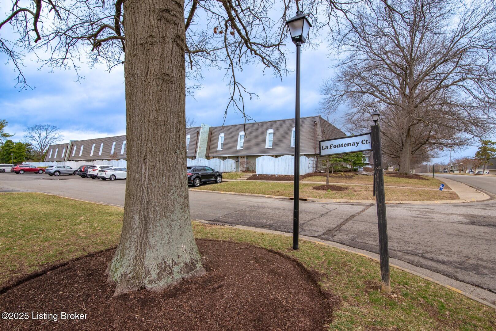 212 La Fontenay Ct, Louisville, Kentucky image 6