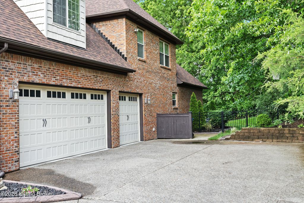 Photo of 19105 Brattle Ln, Louisville, KY 40245 (MLS # 1706875)