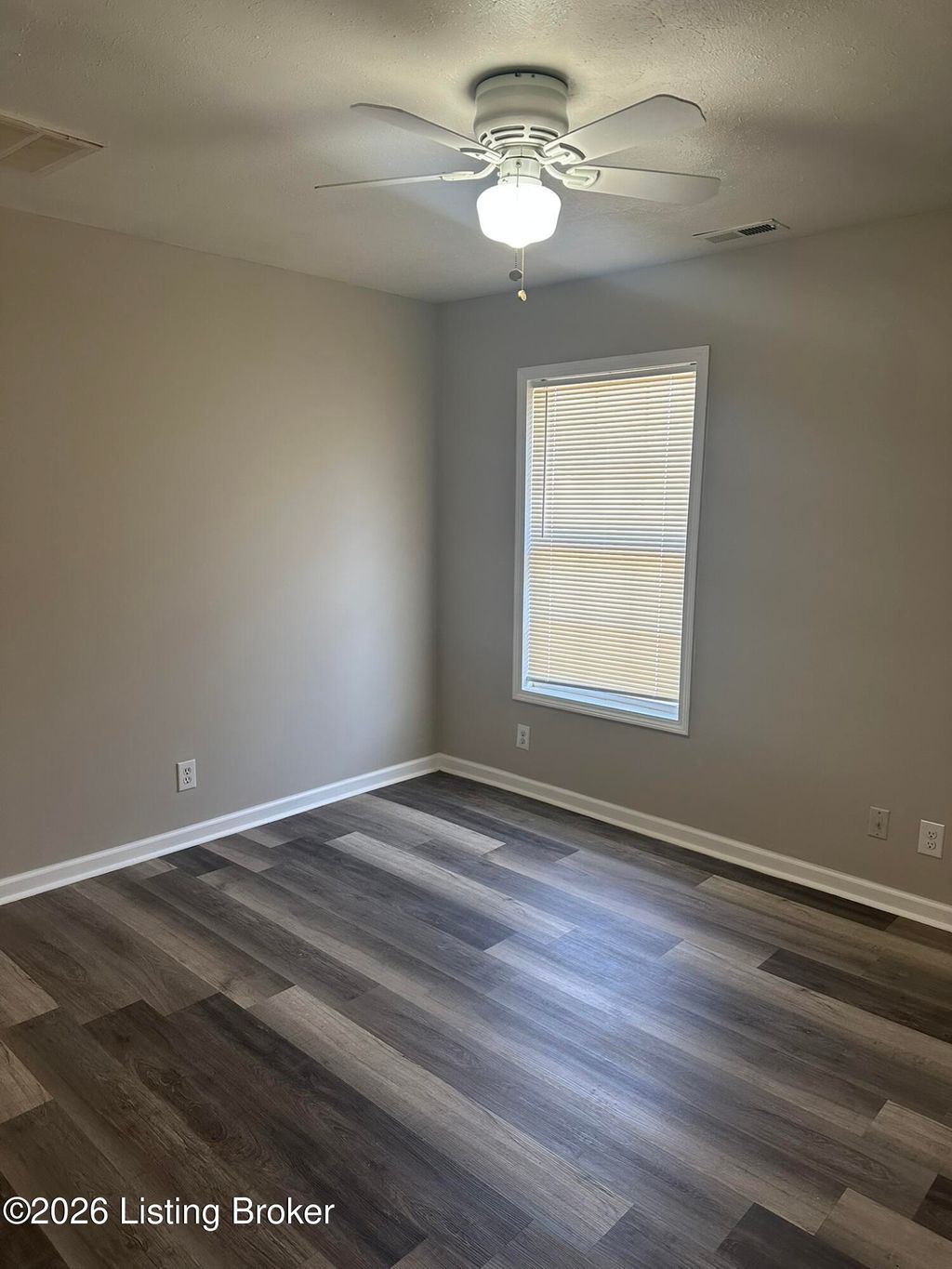 Photo of 1111 Longfield Ave, Louisville, KY 40215 (MLS # 1712970)