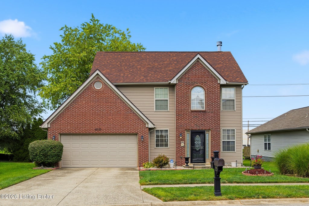 Photo of 6030 Woodhaven Pl Cir, Louisville, KY 40228 (MLS # 1725494)