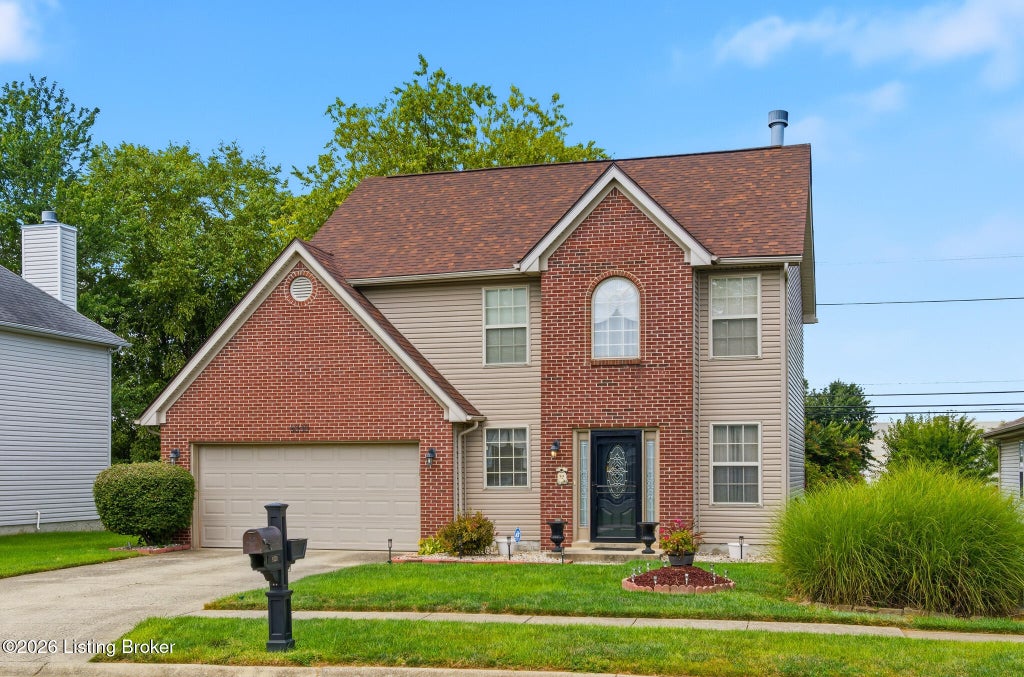 Photo of 6030 Woodhaven Pl Cir, Louisville, KY 40228 (MLS # 1725494)