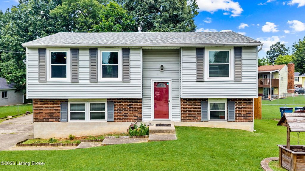 Photo of 11308 Nez Perce Way, Louisville, KY 40229 (MLS # 1724199)
