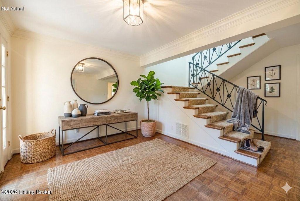 Photo of 422 Sprite Rd #APT 1, Louisville, KY 40207 (MLS # 1711518)