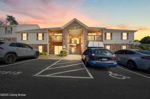 Photo of 11915 Tazwell Dr #6, Louisville, KY 40245 (MLS # 1699917)