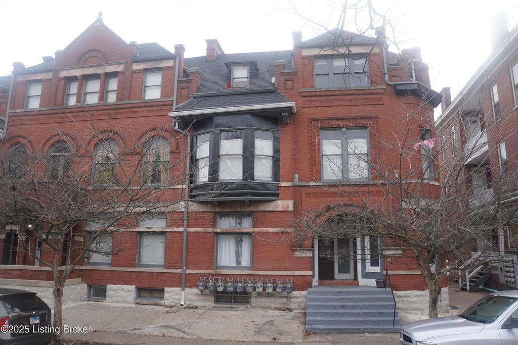 Photo of 226 W Burnett Ave #B, Louisville, KY 40208 (MLS # 1705866)