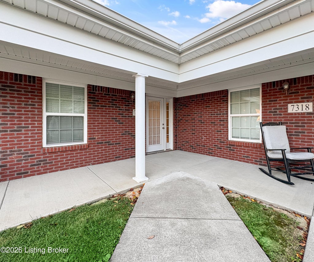Photo of 7320 Fox Hollow Way #7320, Louisville, KY 40228 (MLS # 1731663)