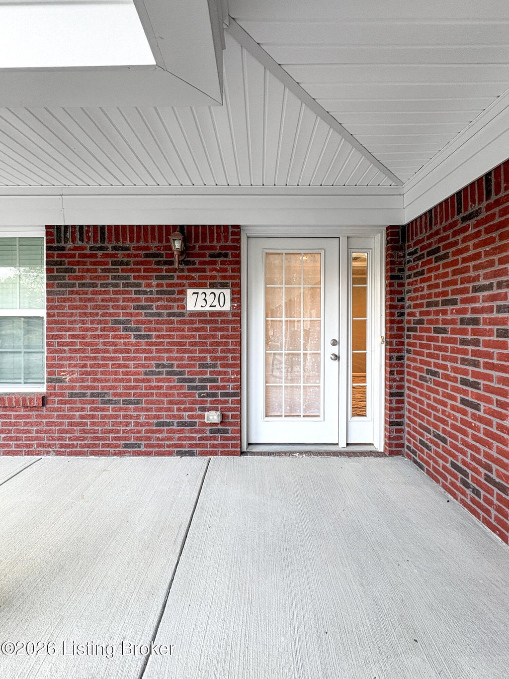 Photo of 7320 Fox Hollow Way #7320, Louisville, KY 40228 (MLS # 1731663)