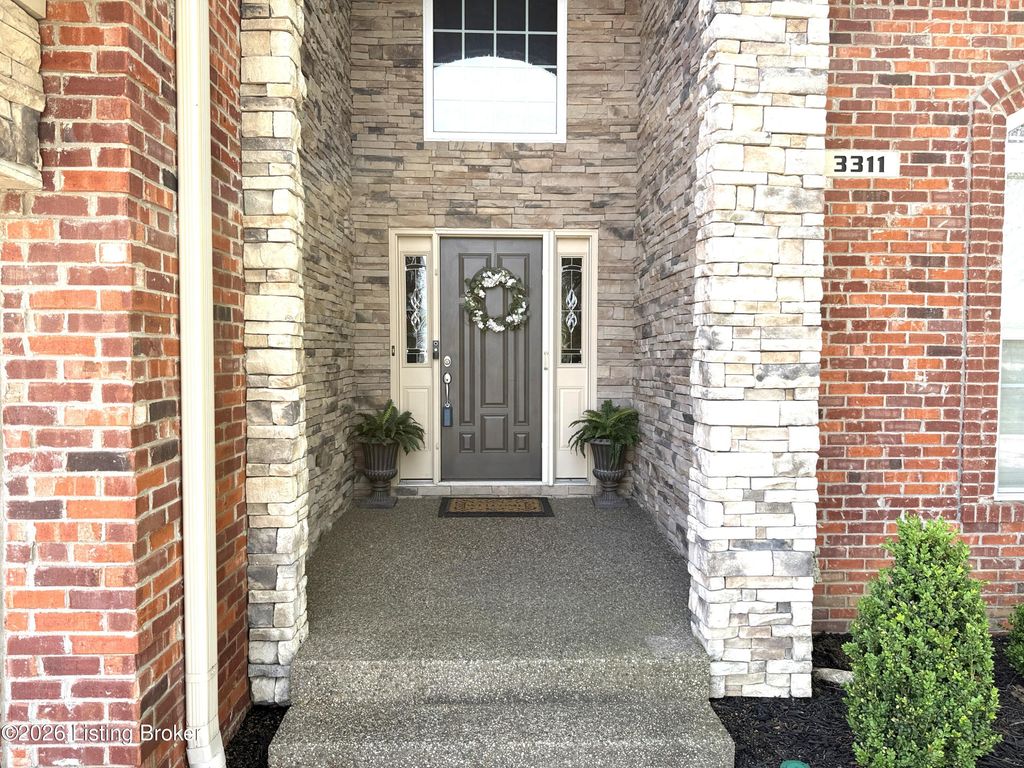 Photo of 3311 Ridge Brook Cir, Louisville, KY 40245 (MLS # 1716616)