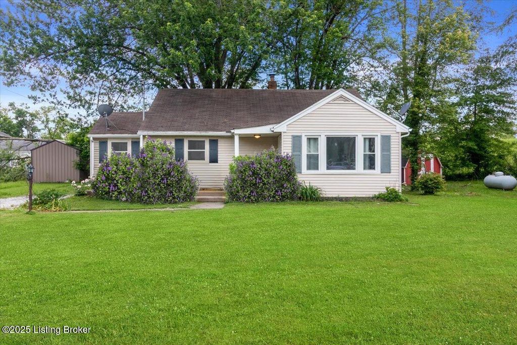 Photo of 124 Maple Ave, Taylorsville, KY 40071 (MLS # 1720952)
