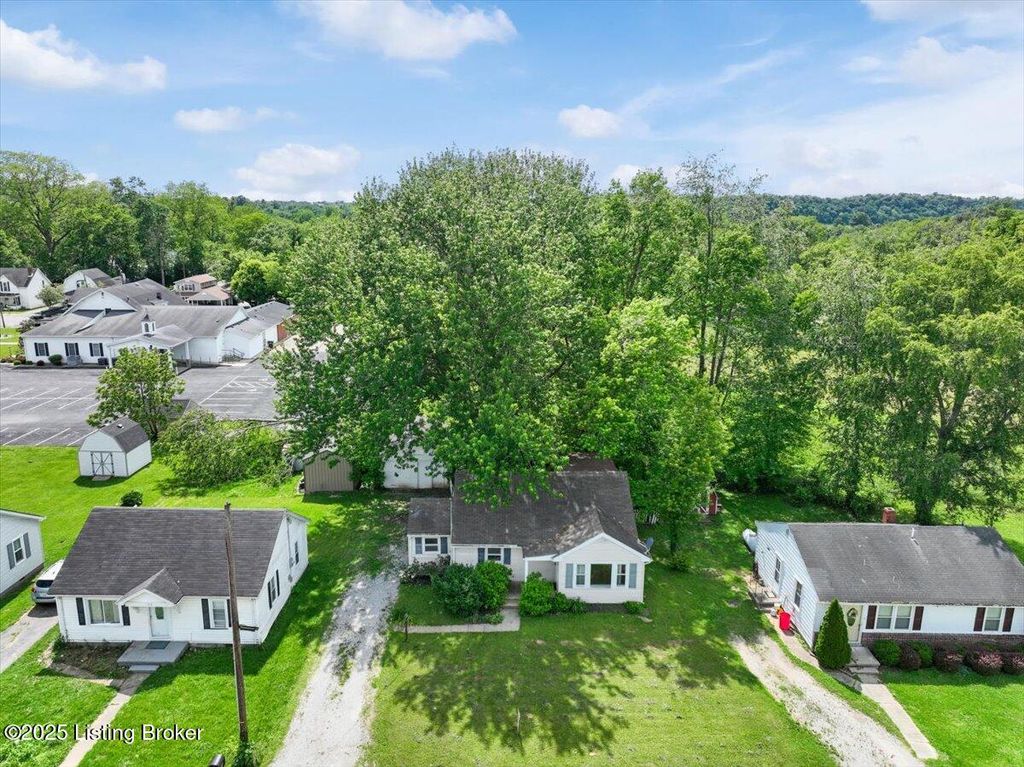 Photo of 124 Maple Ave, Taylorsville, KY 40071 (MLS # 1720952)