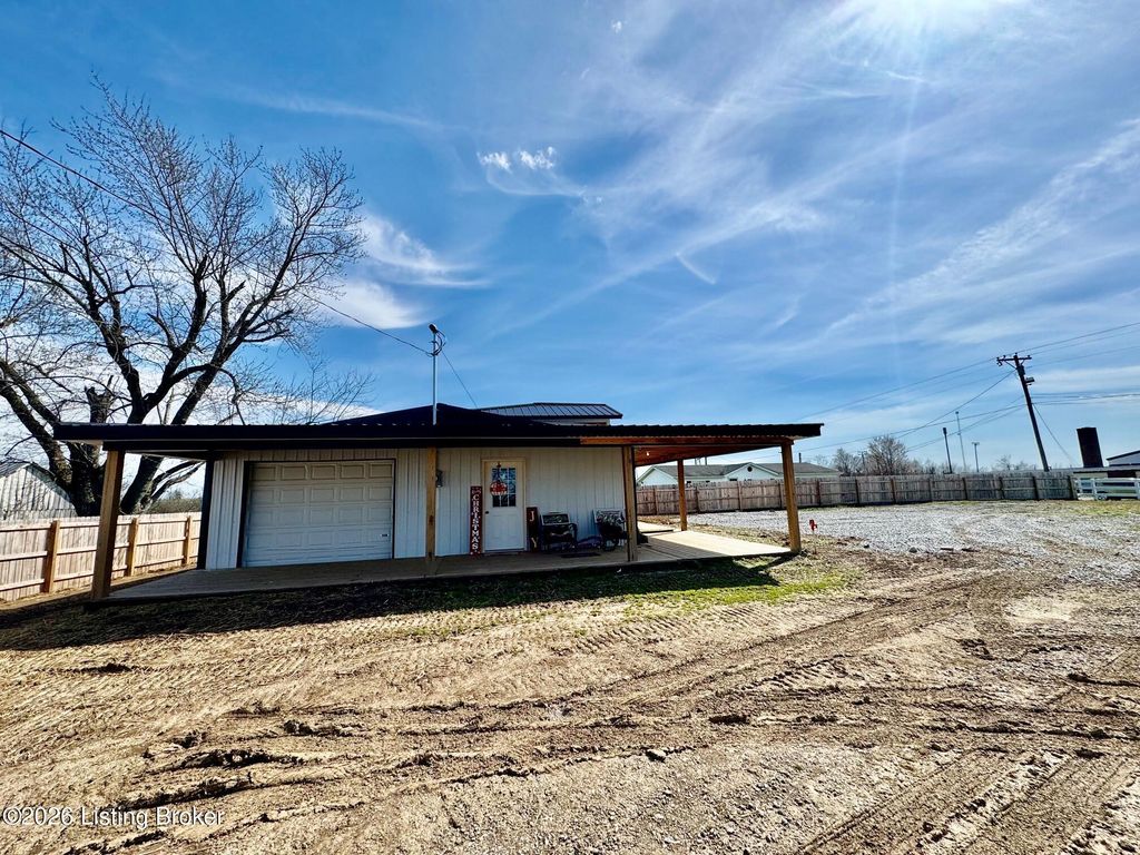 Photo of 10691 Main St, Mackville, KY 40040 (MLS # 1711929)