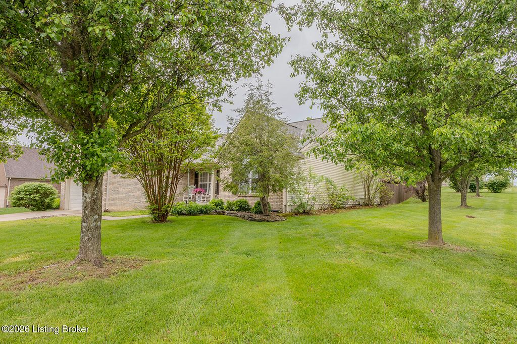 Photo of 8506 Hunting Stock Pl, Louisville, KY 40291 (MLS # 1715899)