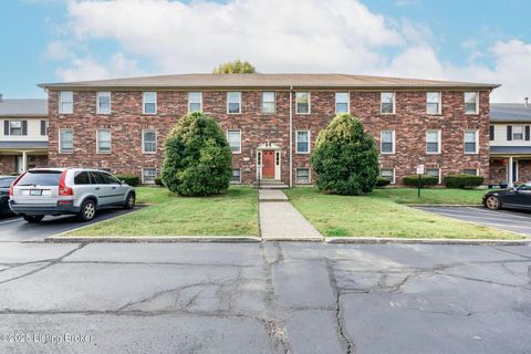 Photo of 8133 Lake Ave #APT B9, Louisville, KY 40222 (MLS # 1707452)