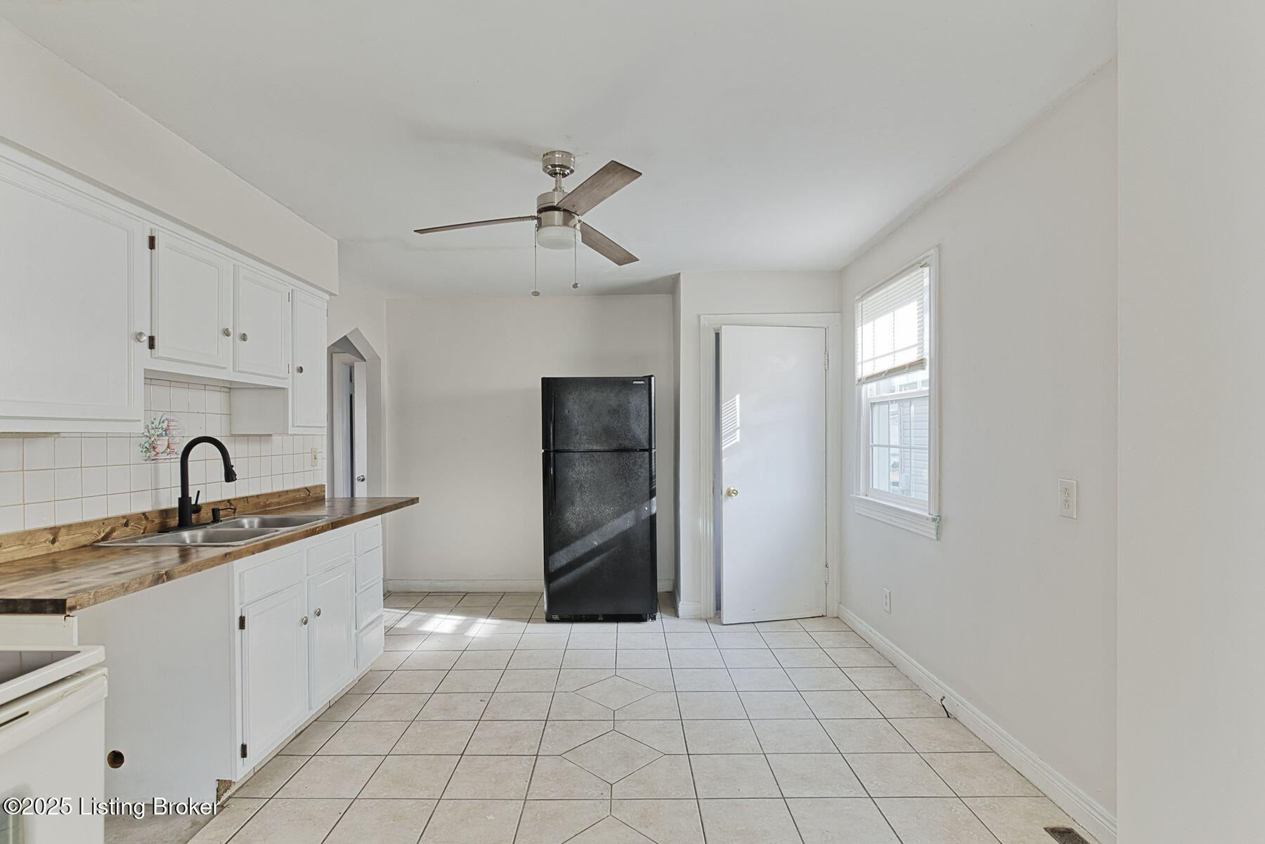 1220 W Ashland Ave, Louisville, Pennsylvania image 9