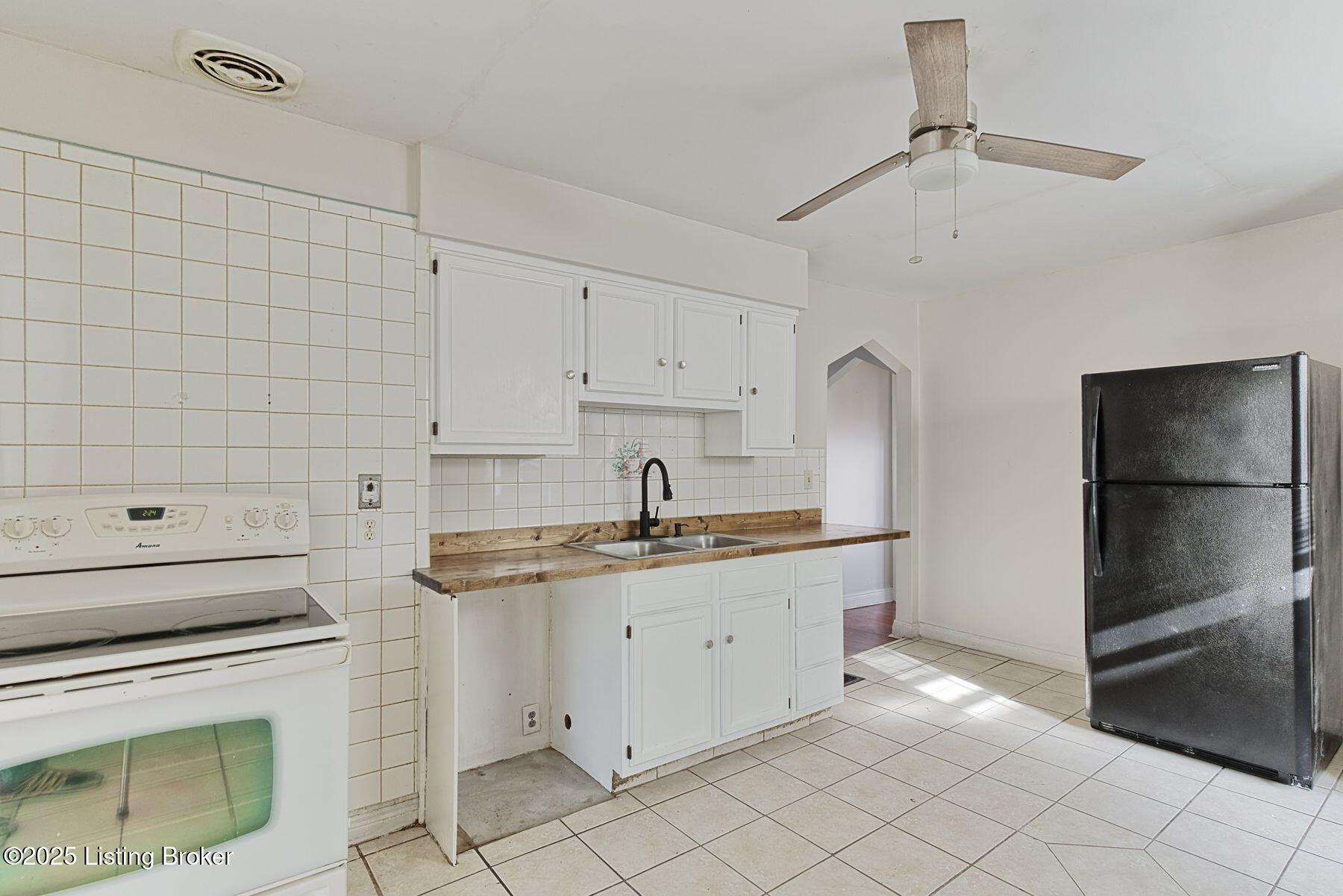 1220 W Ashland Ave, Louisville, Pennsylvania image 4