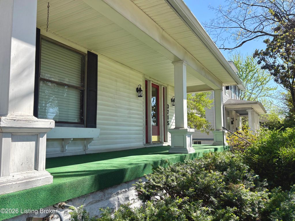 Photo of 3715 Dixie Hwy, Louisville, KY 40216 (MLS # 1713672)