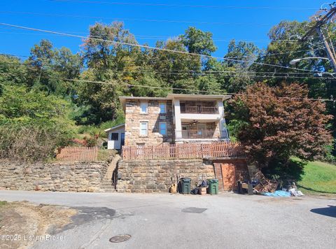 Photo of 511 Ivy St, Harlan, KY 40831 (MLS # 1700139)
