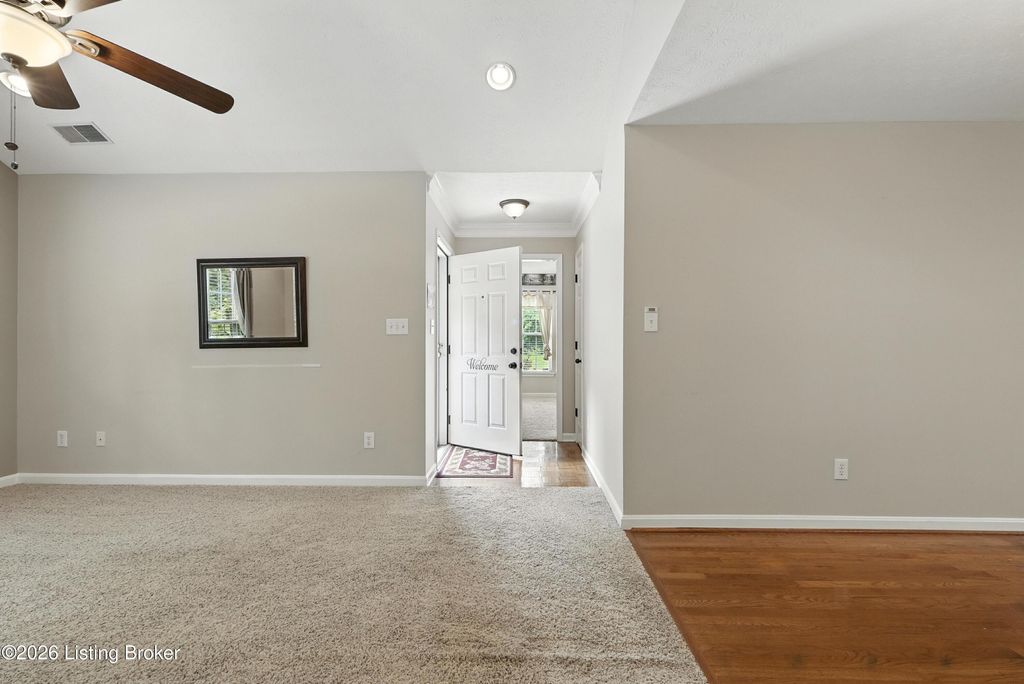 Photo of 8714 Applegate Village Dr, Louisville, KY 40219 (MLS # 1706630)