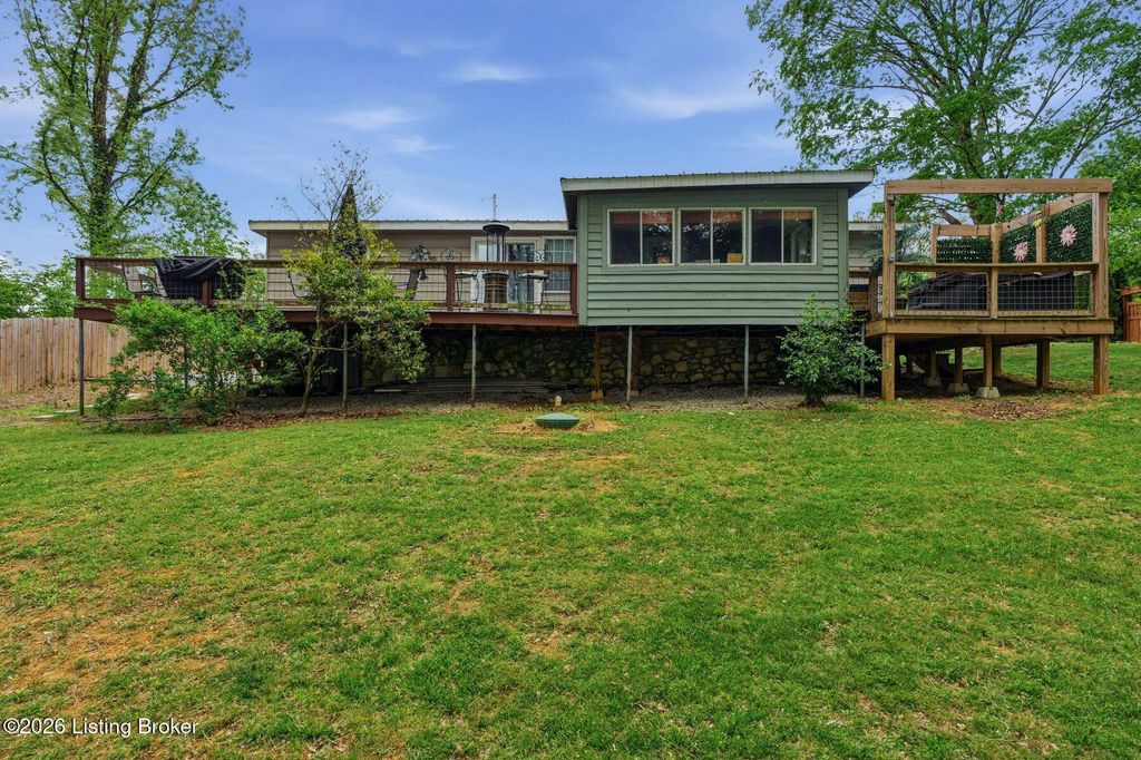 Photo of 360 Maple Dr, Scottsville, KY 42164 (MLS # 1715612)