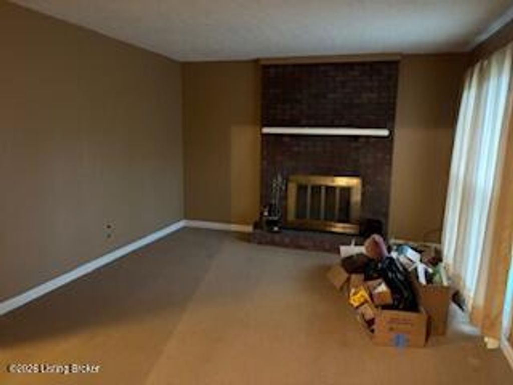 Photo of 3902 Bristol Oaks Dr, Jeffersontown, KY 40299 (MLS # 1707068)