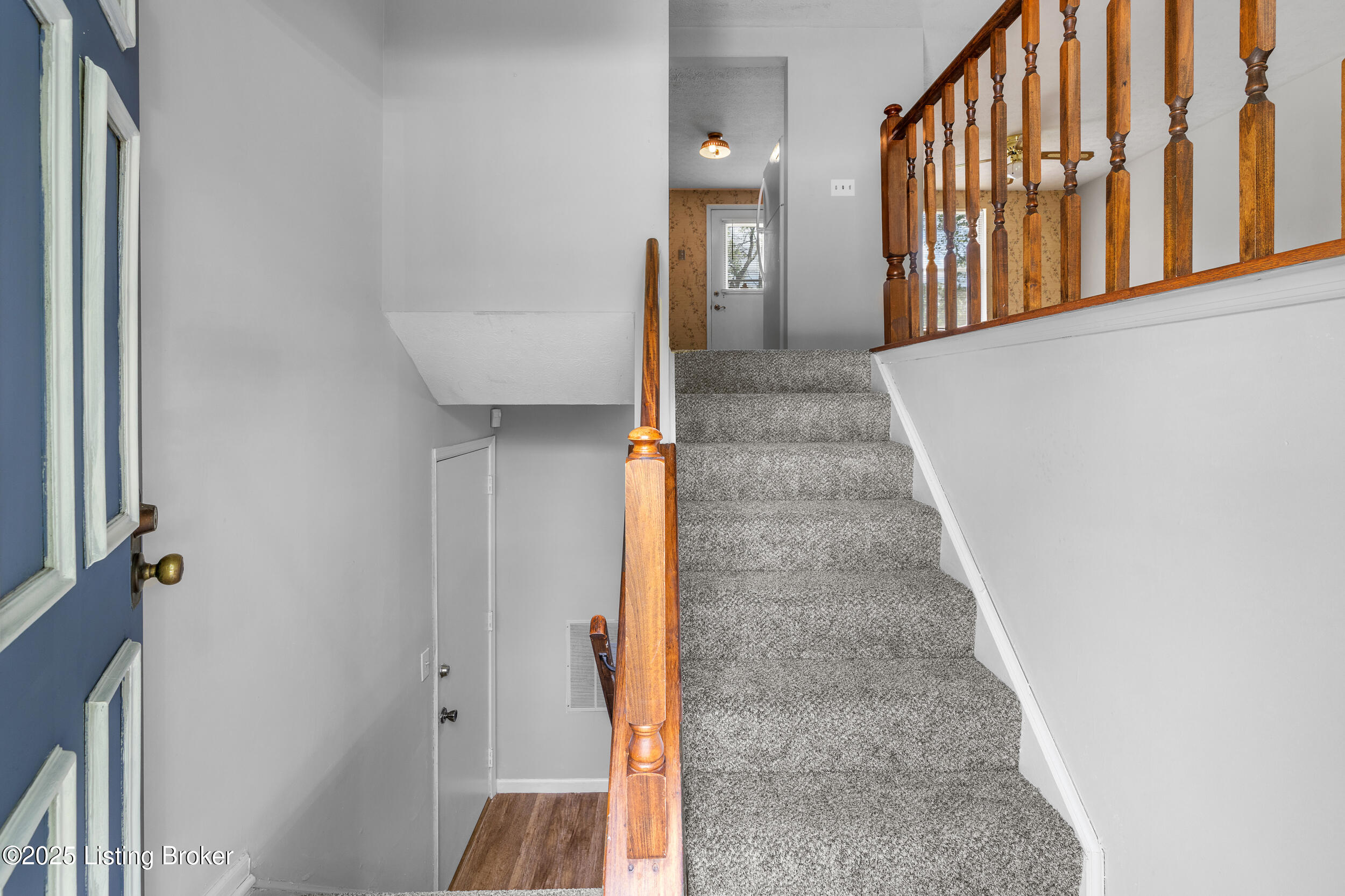 9302 Loch Lea Ln, Louisville, Pennsylvania image 10