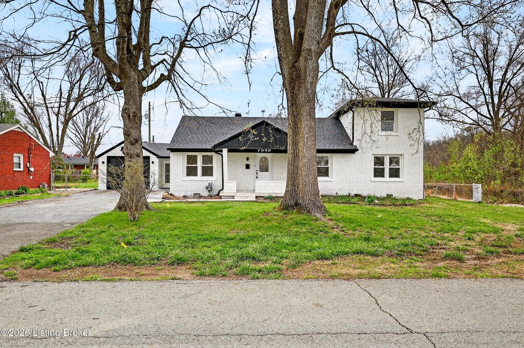 Photo of 7549 Virginia Ave, Louisville, KY 40258 (MLS # 1712738)