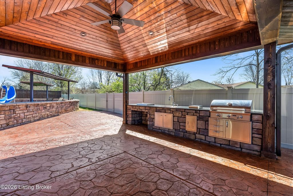 Photo of 8119 Avanti Way, Louisville, KY 40291 (MLS # 1712667)