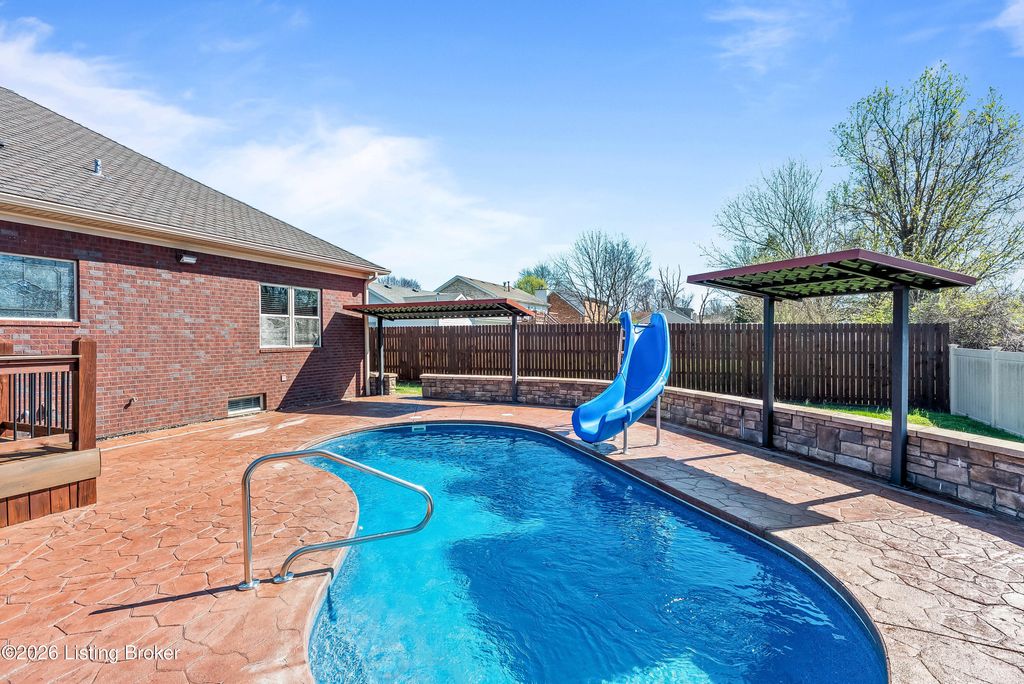 Photo of 8119 Avanti Way, Louisville, KY 40291 (MLS # 1712667)