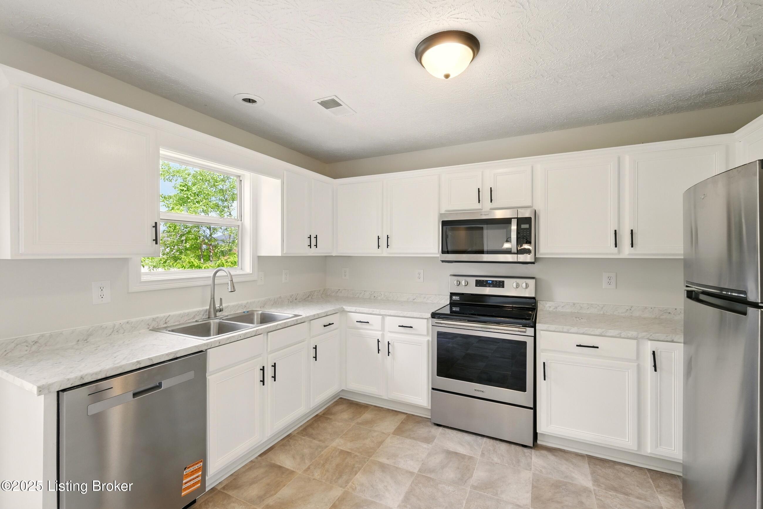 134 W Copperfield Way, Bardstown, Pennsylvania image 11